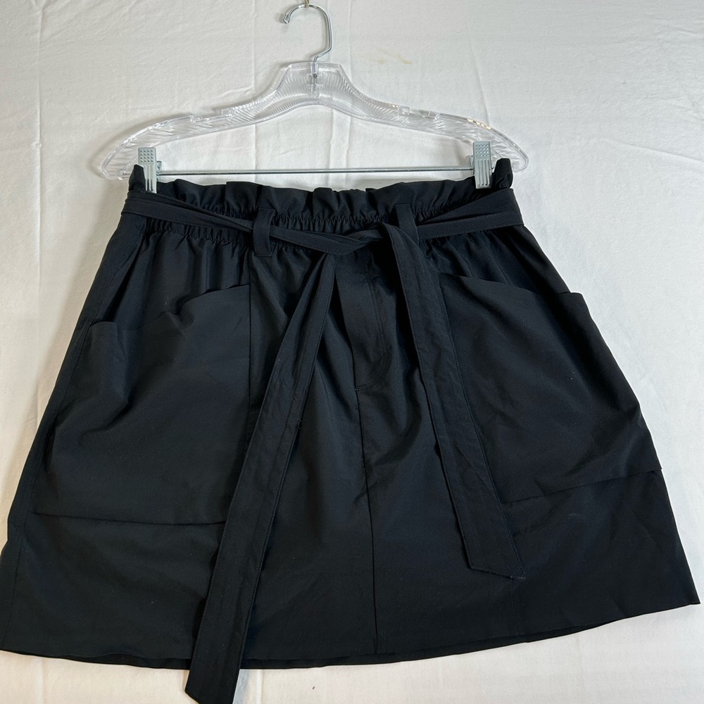 Athleta paper bag waist skort.